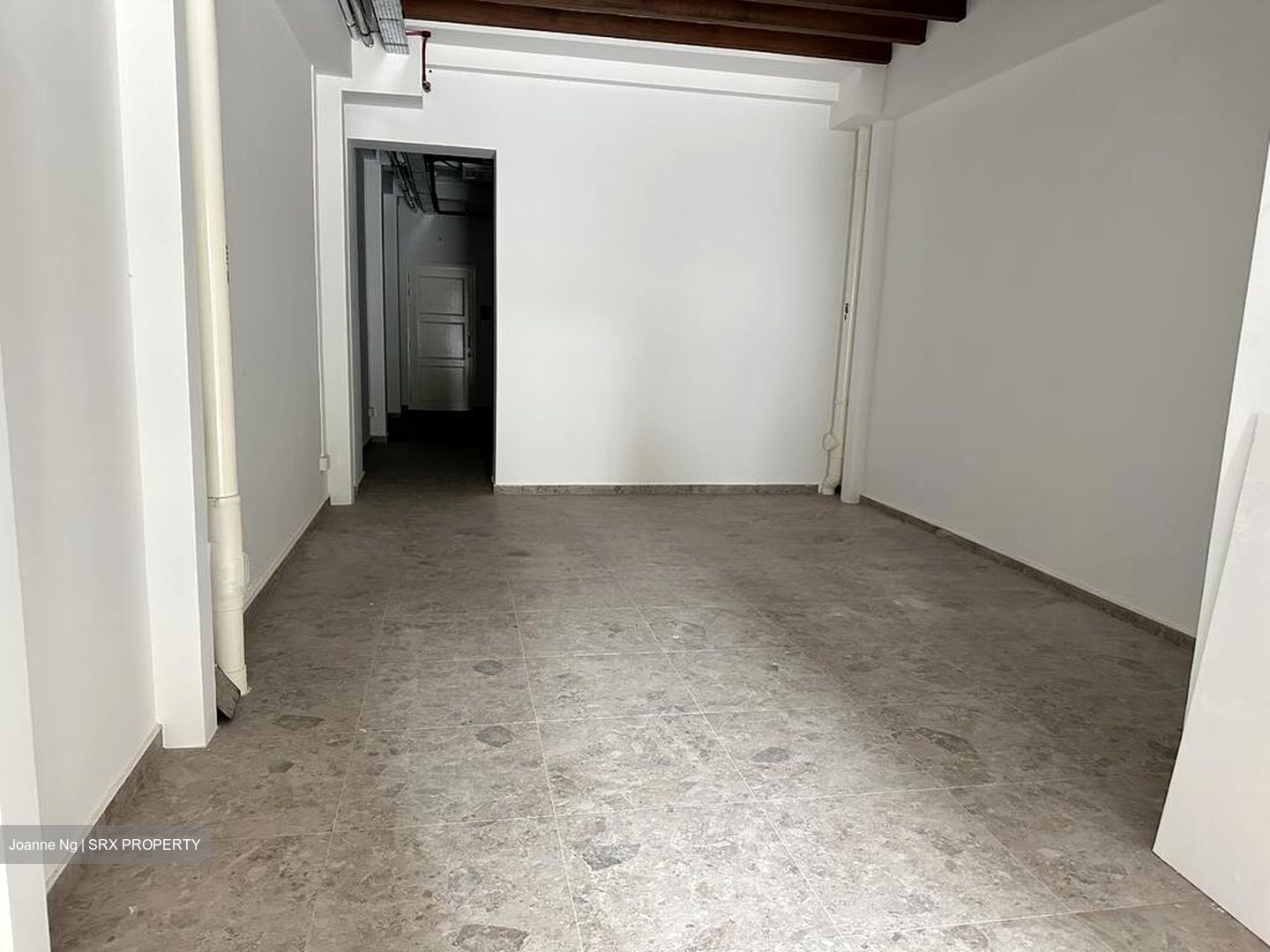 Rowell Road (D8), Retail #570487181